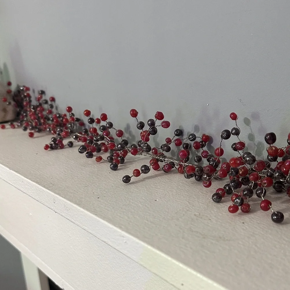 Pottery Barn Vintage Festive Red and Black Berry Garland
